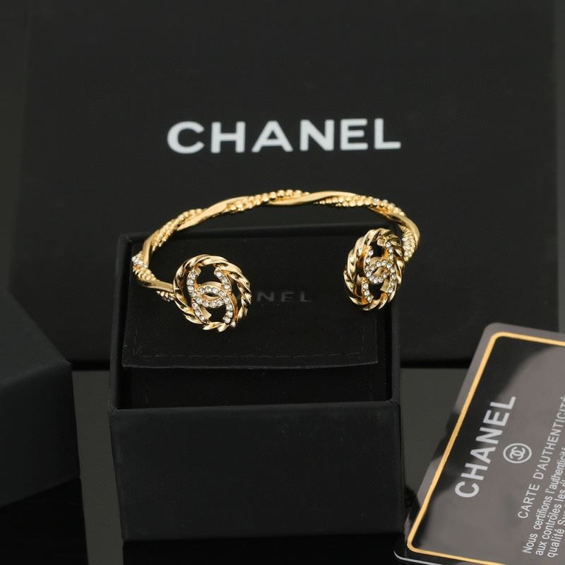Ch**el bracelets